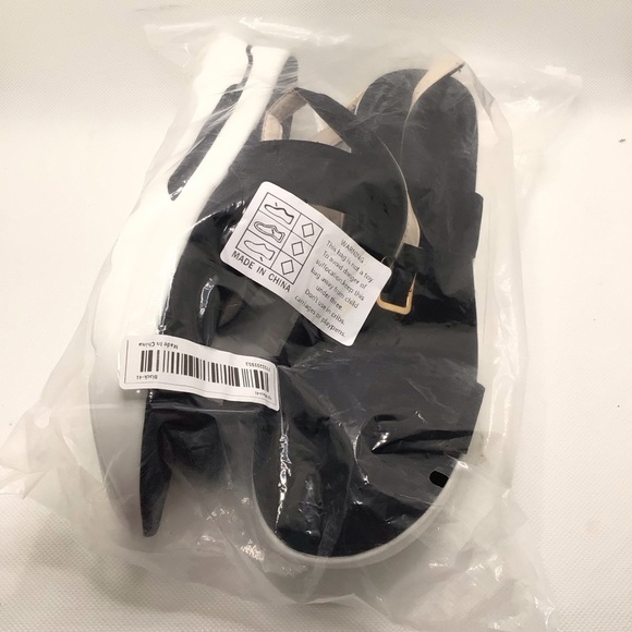 NWOB Womens Fashion Red or Black Open Toe Ankle Strap Sandals Size 10 - Picture 10 of 11